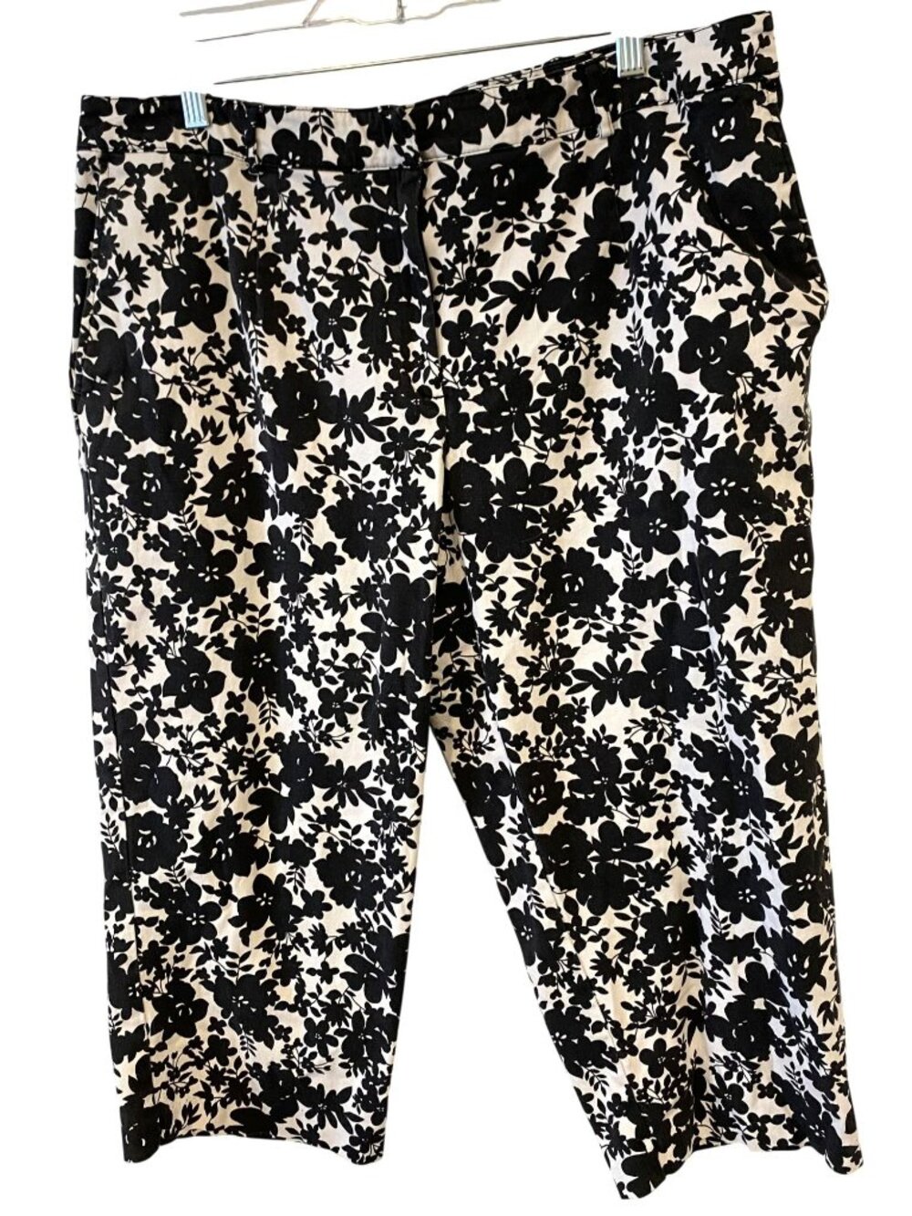 Briggs Womens 18W Black White Floral Print Capri Pants Plus Size Cropped